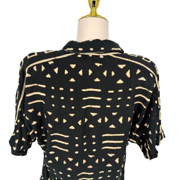Linda Allard Ellen Tracy Silk Blouse Size 8 Boxy Abstract Collared Button Top - Picture 10 of 13